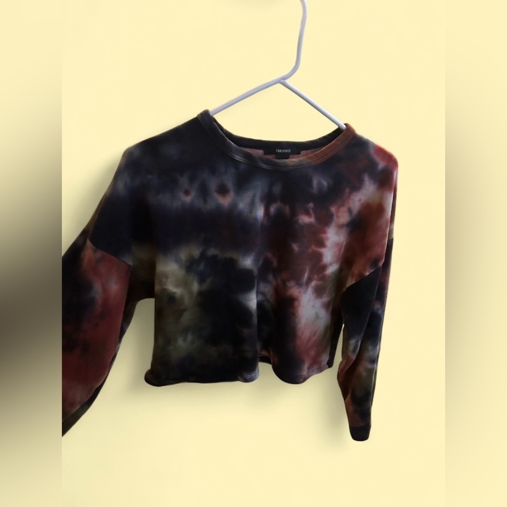 Forever 21 Tie-Dye Cropped Sweatshirt | Long Sleeve | Size S